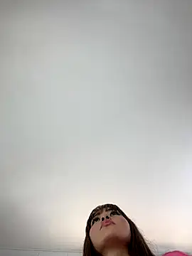 hollythomson online show from October 20, 7:06 pm