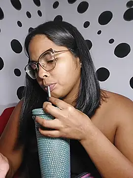 missmelissa  online show from April 21, 1:31 am