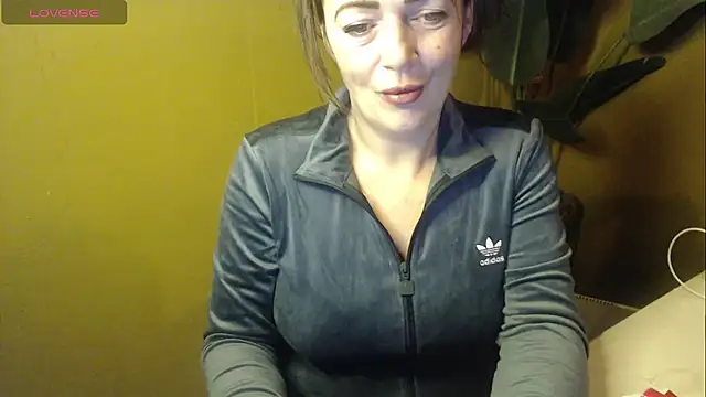 cloe85nl online show from February 1, 9:19 am