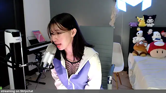 raspberryroll online show from April 25, 5:32 pm