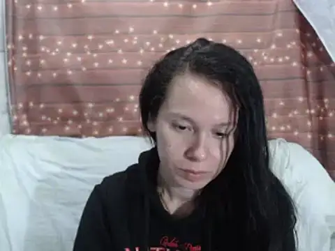 Venusluxodomme online show from November 6, 7:20 pm