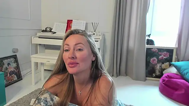 Veola new online show from September 29, 5:23 am