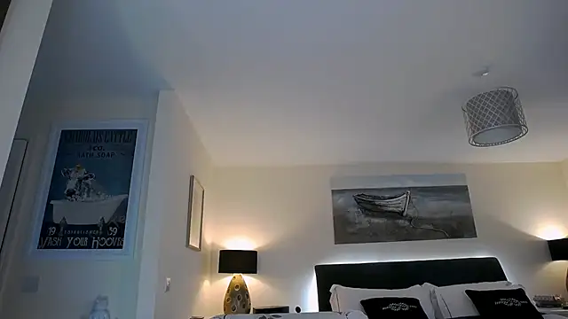 AlbanyWhite online show from February 18, 1:43 pm