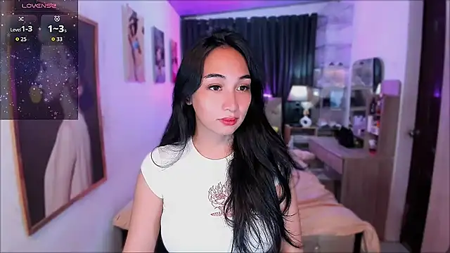 SweetLilly 18 online show from December 4, 3:53 am