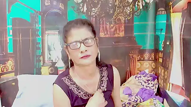 IndianAllure online show from July 28, 6:00 am