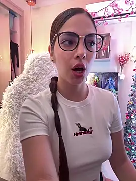 Zoe Bae online show from December 18, 10:58 pm