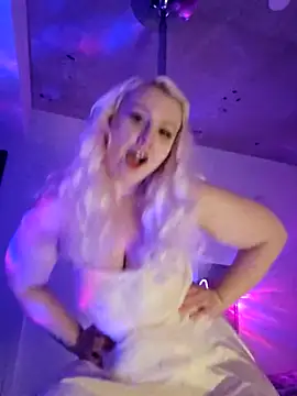 DamelynDaisy online show from September 16, 10:45 am