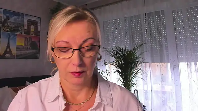 vanessa chat online show from October 14, 1:35 pm