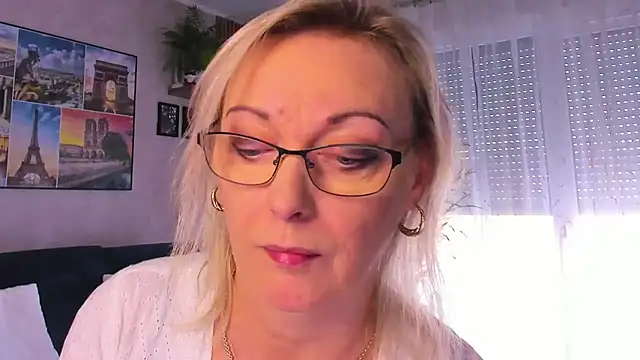 vanessa chat online show from October 21, 1:37 pm