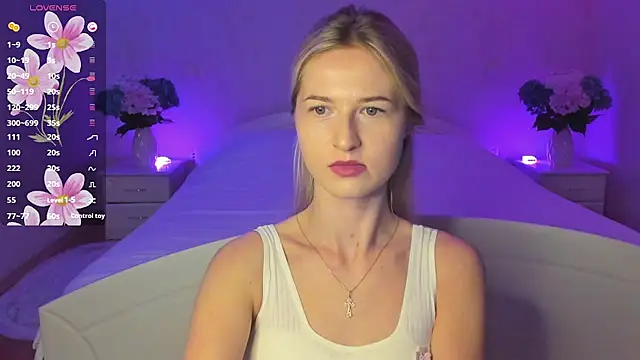 AnnaCarrera online show from September 18, 7:01 pm