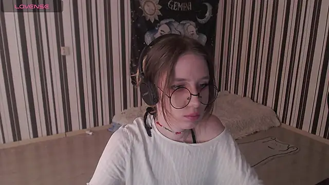  Hanna Moon  online show from October 11, 10:31 am