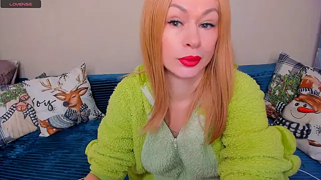 EllenMoore online show from December 17, 3:44 am