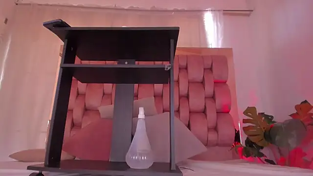 Secret chells online show from September 22, 5:33 pm