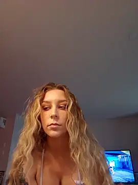 LilyOrion online show from October 14, 6:10 pm