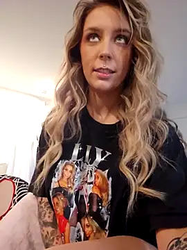 LilyOrion online show from October 23, 5:41 pm