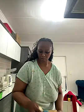 Bootyliciouse21X online show from December 14, 1:50 pm