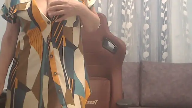 Alisa-Liza online show from February 22, 9:05 pm