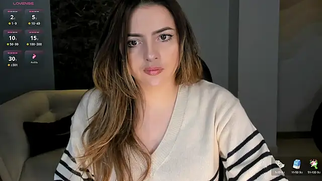 AmyWood online show from December 2, 10:27 am