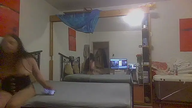 luanadigarda online show from October 18, 11:17 pm