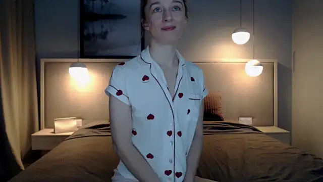 ShySchoolGirl online show from October 26, 8:26 pm