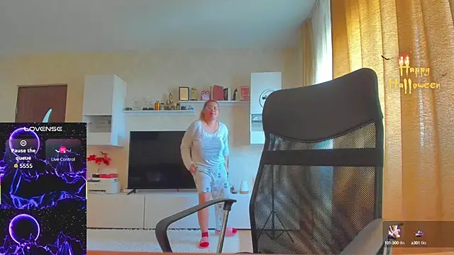 hot evil queen online show from October 21, 10:30 am