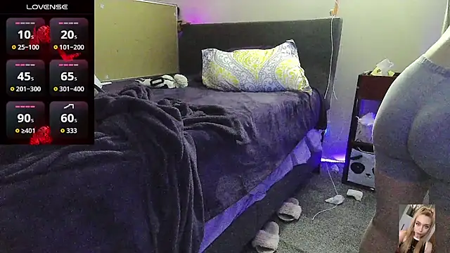 Blondiewithanass online show from February 20, 7:43 am