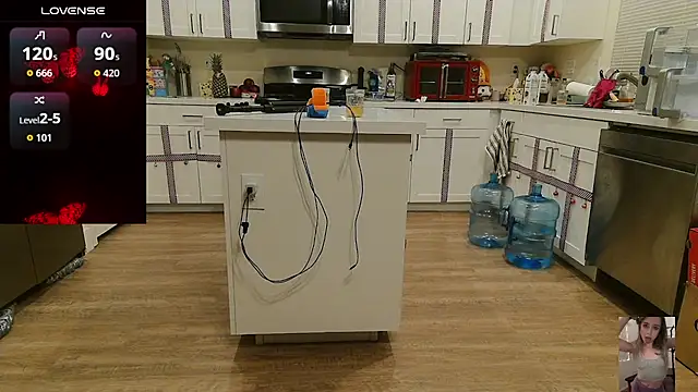 Blondiewithanass online show from March 15, 6:48 am