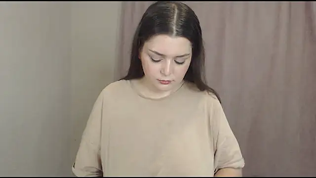 ohhhMie online show from October 6, 1:39 pm