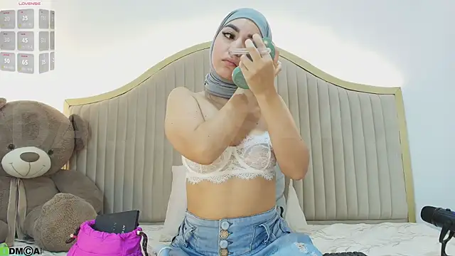 dalilasaadi  online show from October 6, 2:56 pm