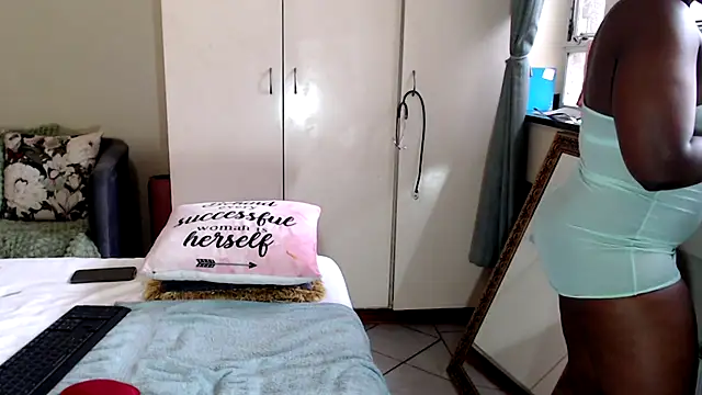 FitSelina66 online show from December 3, 2:52 pm