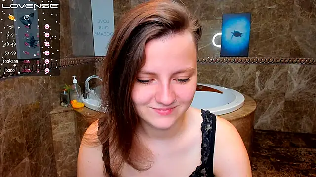 MelindaTin online show from September 9, 1:05 am