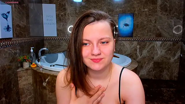 MelindaTin online show from February 12, 1:07 am