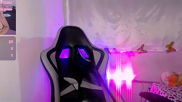 ninatiny online show from September 25, 11:42 am