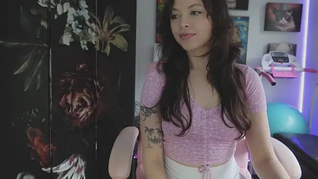 makiyahbelle online show from December 16, 6:19 am