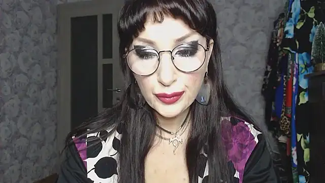 Aziza1 online show from December 13, 8:15 pm