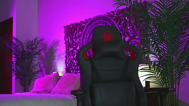 ambarEvans online show from December 16, 1:11 am