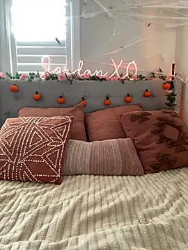 JordanXo online show from September 23, 1:42 pm