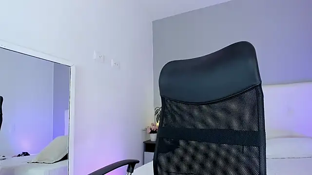 NataliaBuiles online show from September 24, 6:40 pm