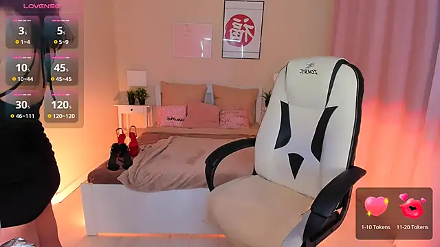 HelenaRegal online show from November 14, 1:55 pm