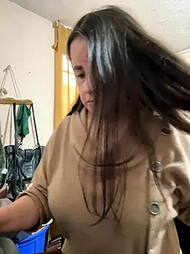 latinfemale online show from November 10, 9:10 pm