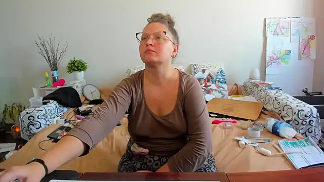 IamYourNarcotic online show from March 16, 10:30 am