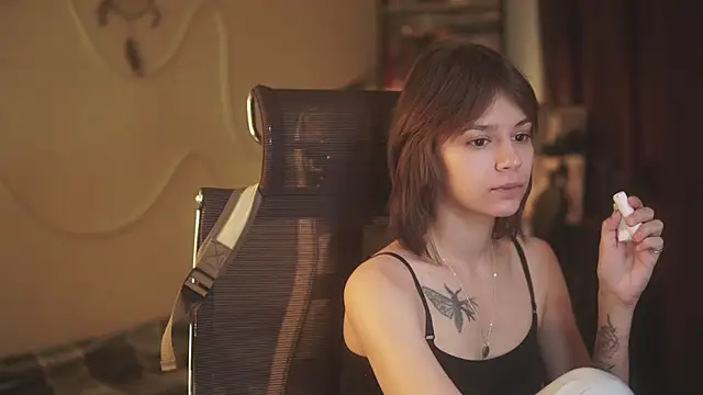 alyssa sweet online show from April 2, 5:05 am