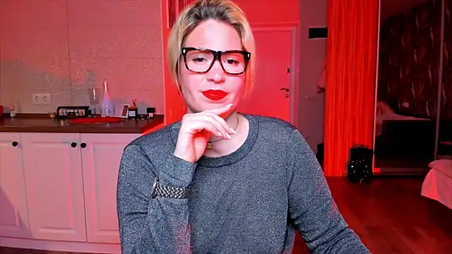 HotTiffani online show from February 6, 2:26 am