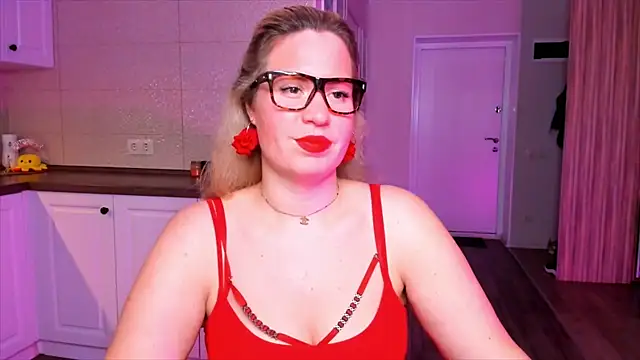 HotTiffani online show from October 6, 7:03 am