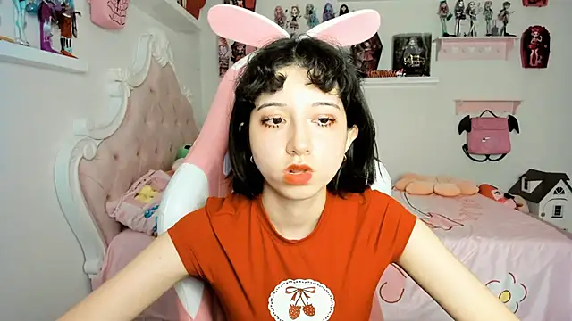 cherrycute online show from November 29, 8:40 am