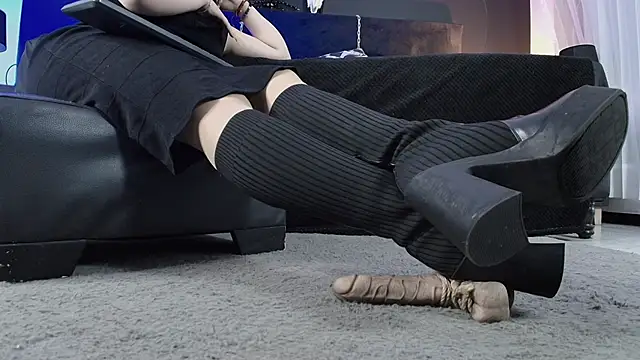  Jade 16 online show from October 17, 1:25 pm