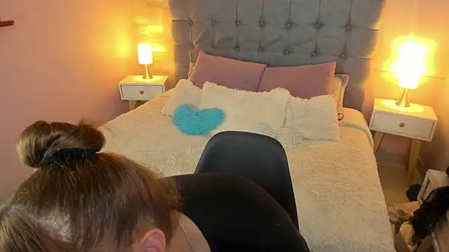  Abril W online show from March 27, 1:07 am