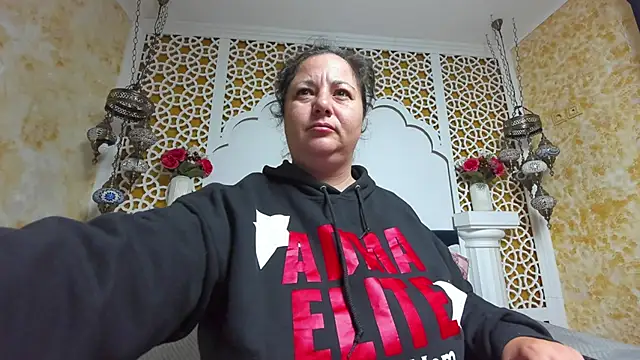 AleshaArabian online show from October 13, 2:25 am