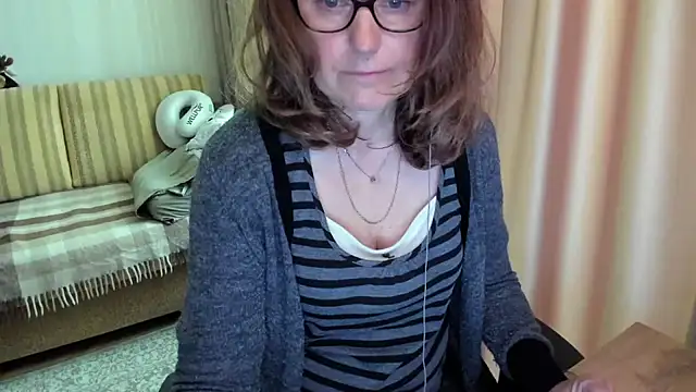 lauraoven online show from June 3, 7:42 am