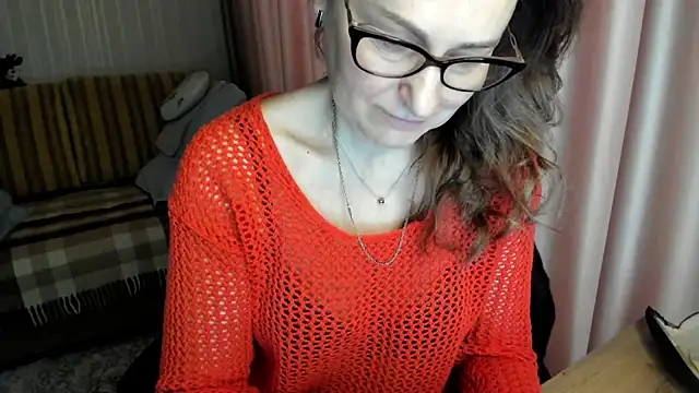 lauraoven online show from February 9, 7:54 am